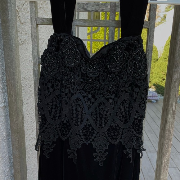 NWOT Jessica McClintock Velvet Beaded Halter + Straps dress - Picture 2 of 7